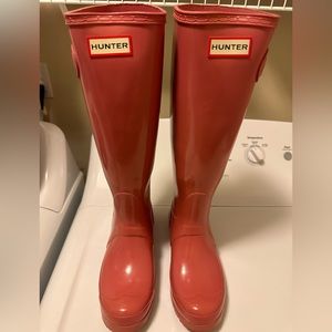 Woman’s Tall Hunter Boots